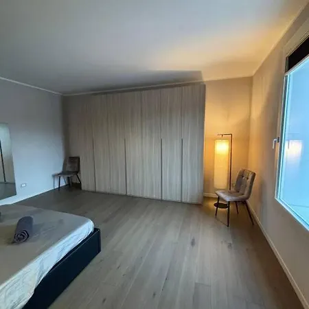 Evan A Due Passi Dal Centro